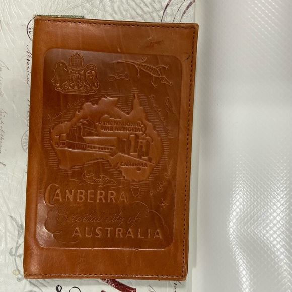 Canberra Australia men genuine leather single fold slim cardholder wallet. Used. - Picture 6 of 9